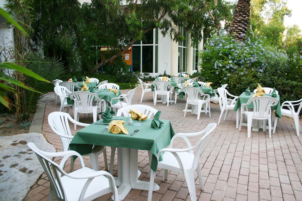 Shell & Hotel Yasmine Hammamet